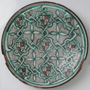 29-plate-14thc-spain-tin-glazed-6.7x31.4cm.jpg